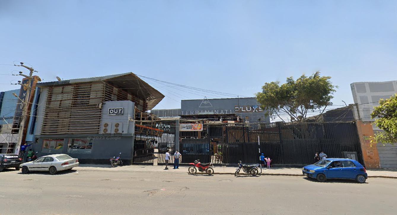 ALQUILER DE LOCAL DE 1976.40 M2 EN CHICLAYO